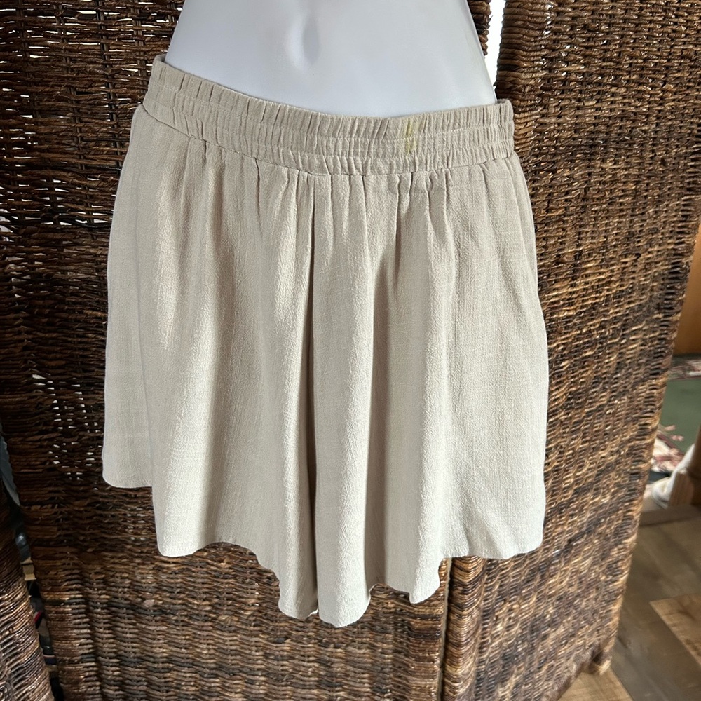 Windy Nest Flare Linen Shorts Sz M NWT